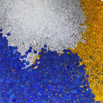 سیلیکاژل رنگارنگ کنار یکدیگر رتیرو،محصولی جهت کنترل رطوبت و خشک کردن گل ها